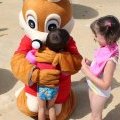 Capi, la mascotte des enfants sur le camping de Léveno