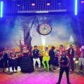 Salutation de l'équipe d'animation après le spectacle Alice 2.0