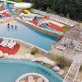 Piscine a vagues du camping Léveno près du littoral atlantique et de l'océan