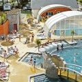 Großartiger Wasserraum mit Hallenbad