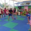 Jeux au club enfant