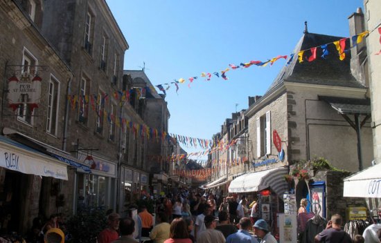 La fête médiévale de Guérande, proche du camping Léveno {JPEG}