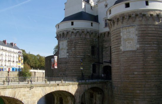 Le chateau du duc de Bretagne à une heure du camping le Léveno dans le 44 {JPEG}