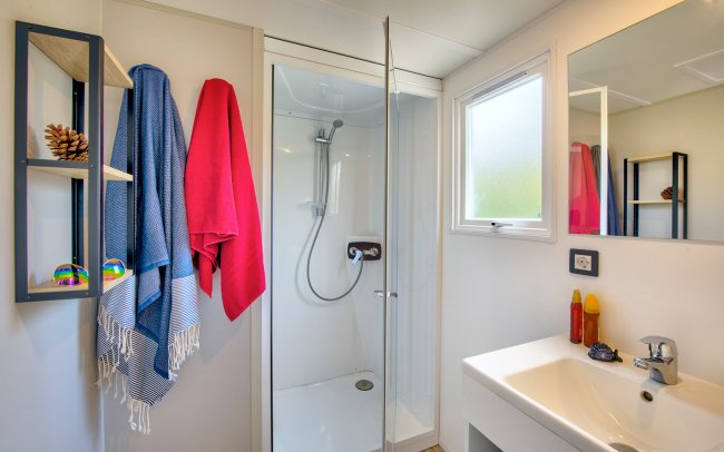 Salle de bain MH CONFORT 4-6 places Domaine de Léveno à Guérande