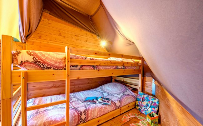 Chambre enfants Tipi 4 places Domaine de Léveno à Guérande