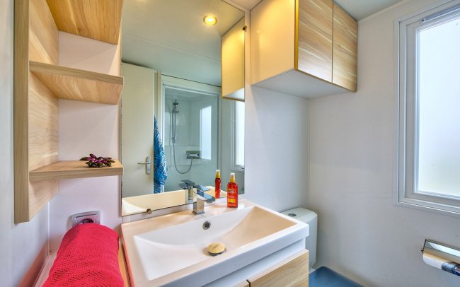 Salle de bain MH CONFORT 6-8 places Domaine de Léveno à Guérande