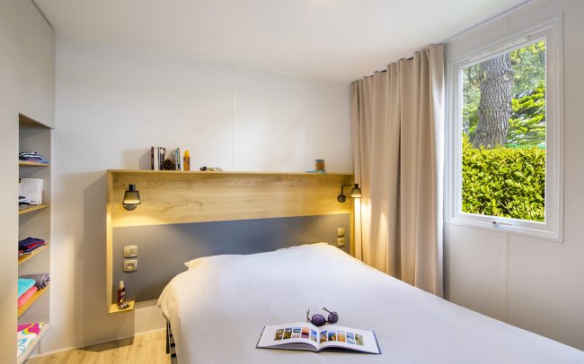 Chambre parentale MH CONFORT Tribu 12 places Domaine de Léveno à Guérande