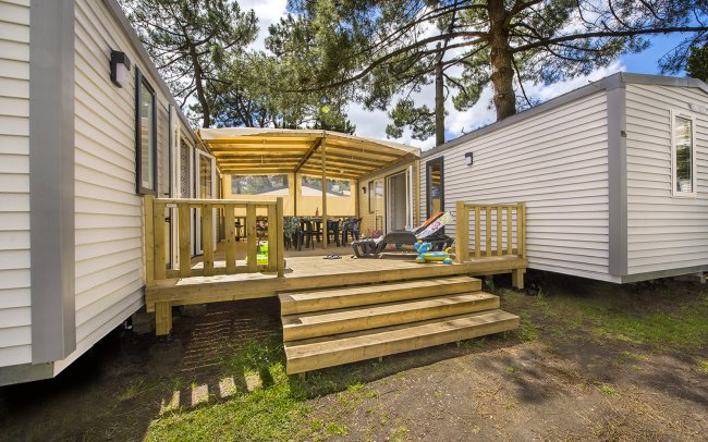 Terrasse MH CONFORT Tribu 12 places Domaine de Léveno à Guérande